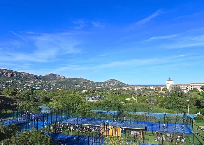 Apartamento Le Village - E1 309 By Interhome Saint-Raphaël