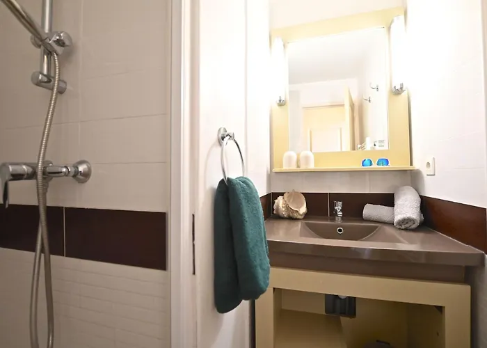 Apartamento Le Village - E1 309 By Interhome Saint-Raphaël